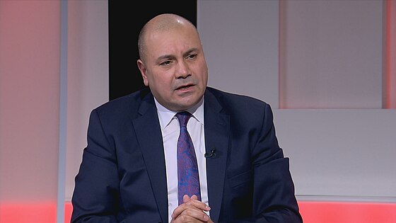 العودات : الشباب الركيزة الأساسية في مشروع التحديث