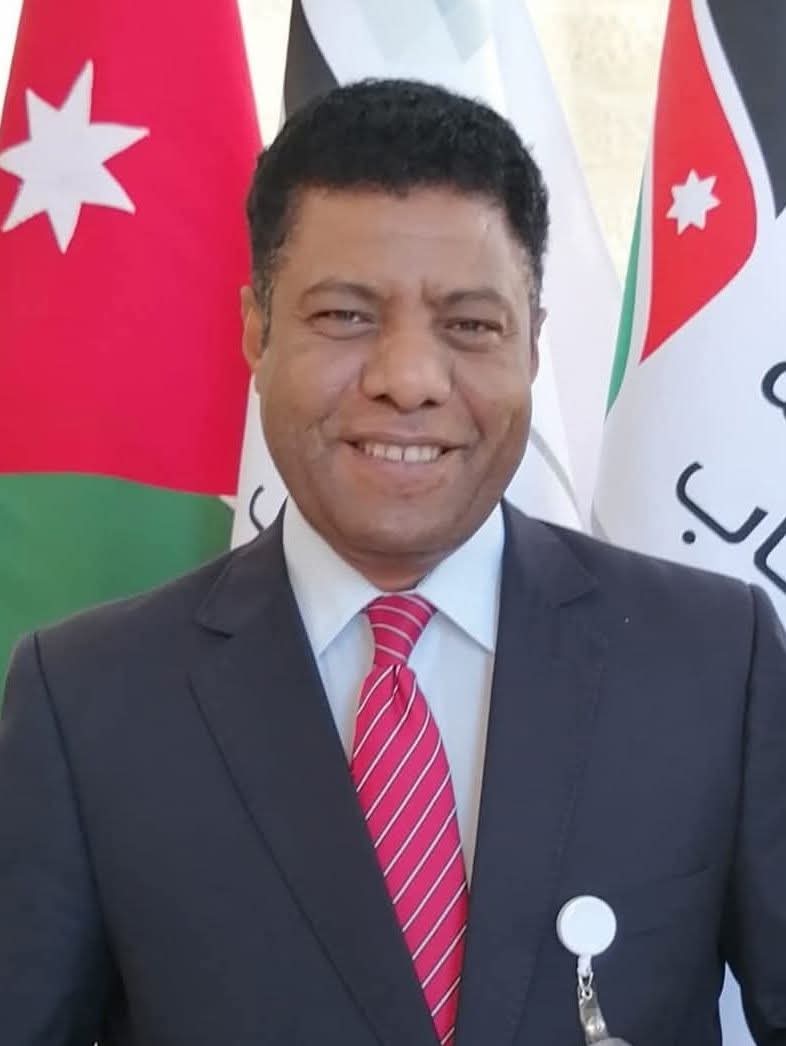 العشوش يكتب نريد مسؤولين يشبهوننا