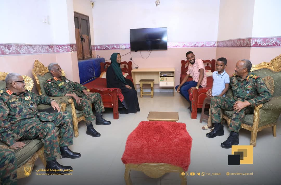 البرهان يعزي أسرة الشهيد اللواء بحر أحمد بحر