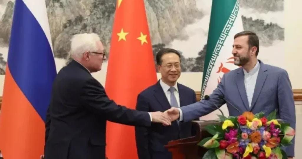 تحالف ثلاثي.. الصين وروسيا تعلنان الوقوف بحزم مع إيران في برنامجها النووي ضد الضغوط الأمريكية