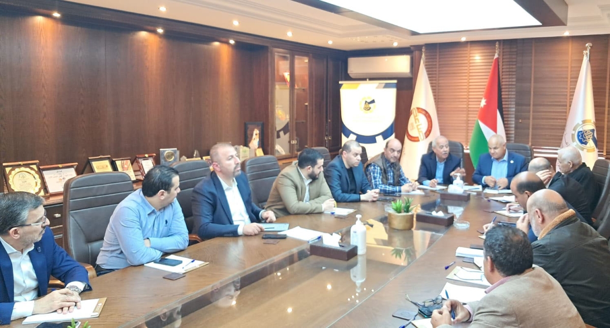 وزارة العمل وغرفة صناعة الأردن تبحثان مطالب القطاع الصناعي
