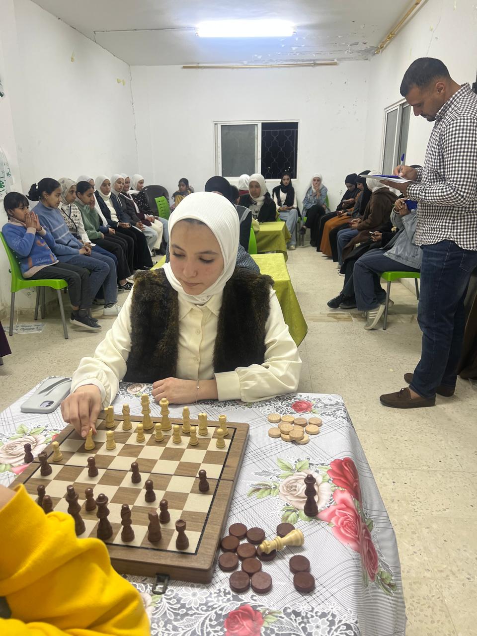 افتتاح بطولة الشطرنج في مركز شابات الجدعا ضمن البطولة الشبابية الرمضانية