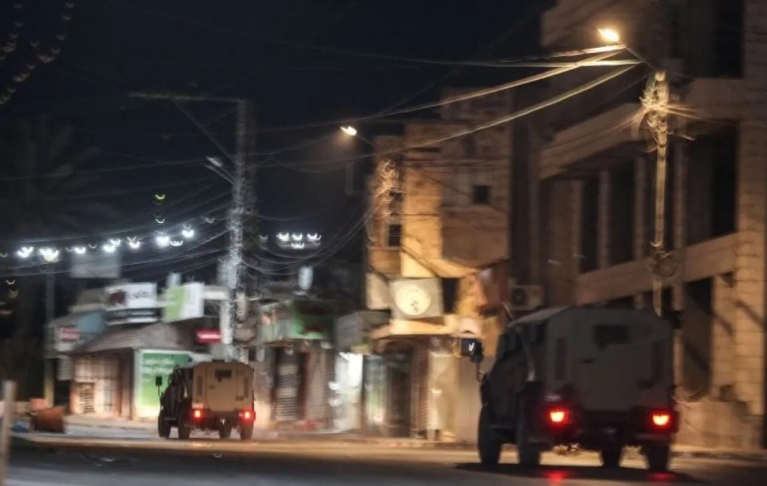 الاحتلال يصعد بالضفة ونزوح عشرات الآلاف من طولكرم وجنين