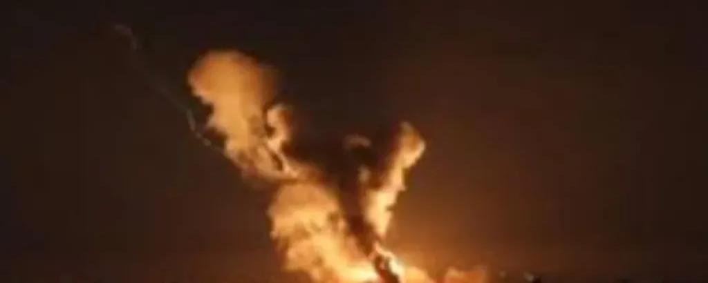 الطيران الأمريكي يستهدف مواقع عسكرية حوثية في الحديدة غربي اليمن