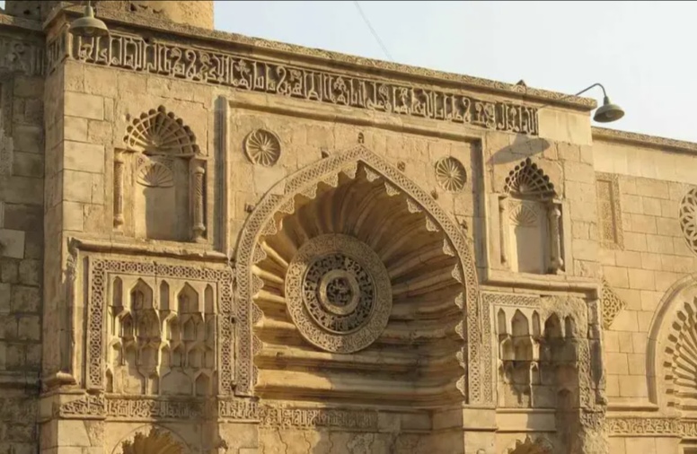 الجامع الأقمر .. 9 قرون من الإبداع المعماري بتوقيع الفاطميين