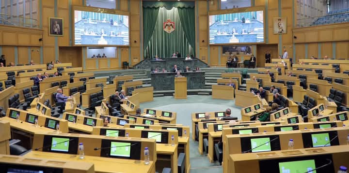 لجنة الإعلام بمجلس الأعيان تقدم توصيات هامة لوزارة الاتصال