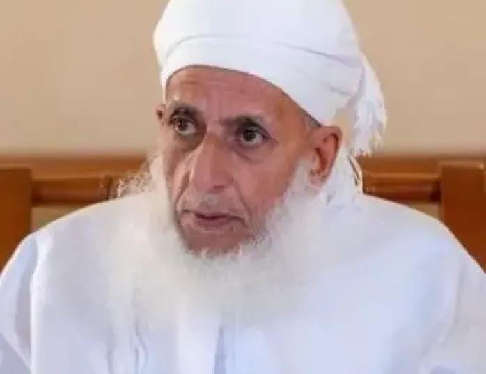 مفتي عمان يعلق على الهجوم الأمريكي على الحوثيين في اليمن