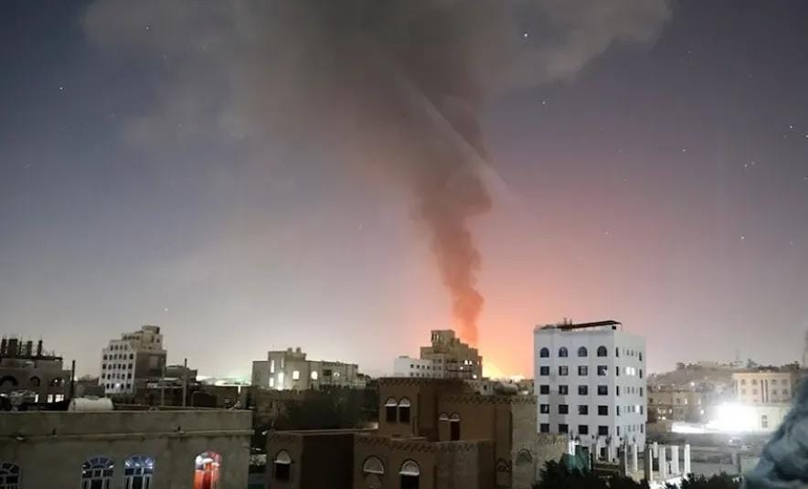 عاجل: سلسلة غارات أمريكية عنيفة تستهدف مناطق حيوية بمحافظة الحديدة غربي اليمن