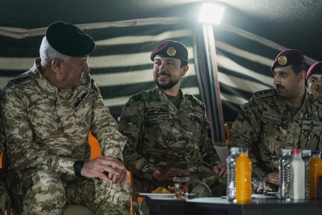 نائب الملك يشارك مرتبات قوات الملك عبدالله الثاني الخاصة الملكية مأدبة الإفطار..صور