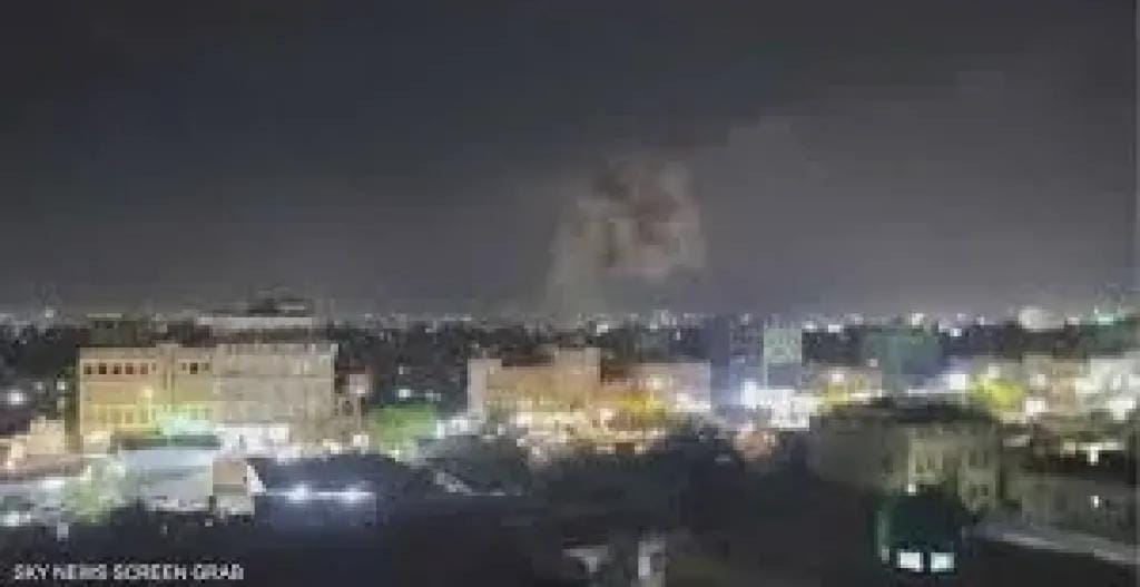 الحوثيون يتكتمون على خسائرهم.. ومصادر تكشف مقتل قيادات بارزة في القصف الأمريكي على صنعاء