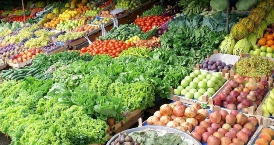 البندورة بـ15 قرش...تعرف على أسعار الخضار والفواكة في السوق المركزي
