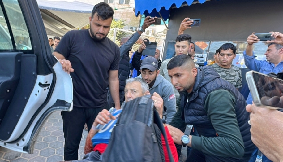 بريطانيا تطالب بإجراء “تحقيق شفاف” إثر استهداف مبنى للأمم المتحدة في غزة