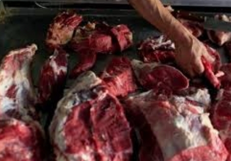 بلدية جرش الكبرى تتلف كميات من اللحوم والعصائر