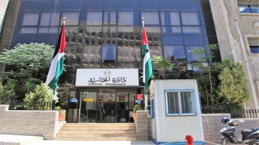 دائرة الجمارك: 3164 مركبة أعيد تصديرها من الأردن إلى سوريا