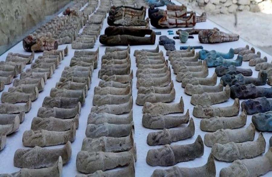 مصر .. القبض على شخص يخزن في منزله 392 قطعة أثرية