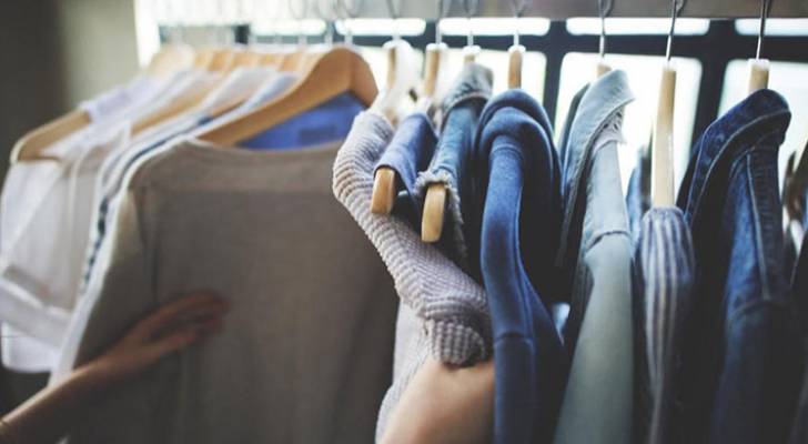 نقيب تجار الألبسة والأقمشة والأحذية : السوق واقف