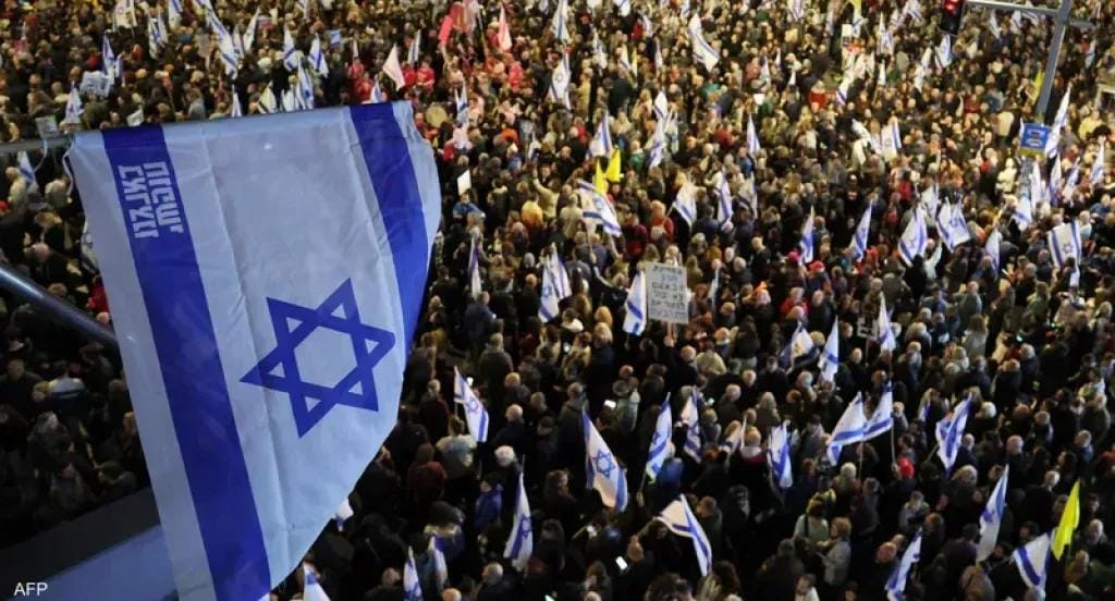 إسرائيل تهتز.. أمريكا تدعو مواطنيها لعدم السفر الى إسرائيل وعشرات الآلاف يتظاهرون ضد نتنياهو