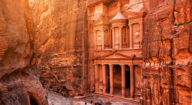 البترا والكولوسيوم توقعان إتفاقية تؤامة لتعزيز التعاون الثقافي والسياحي