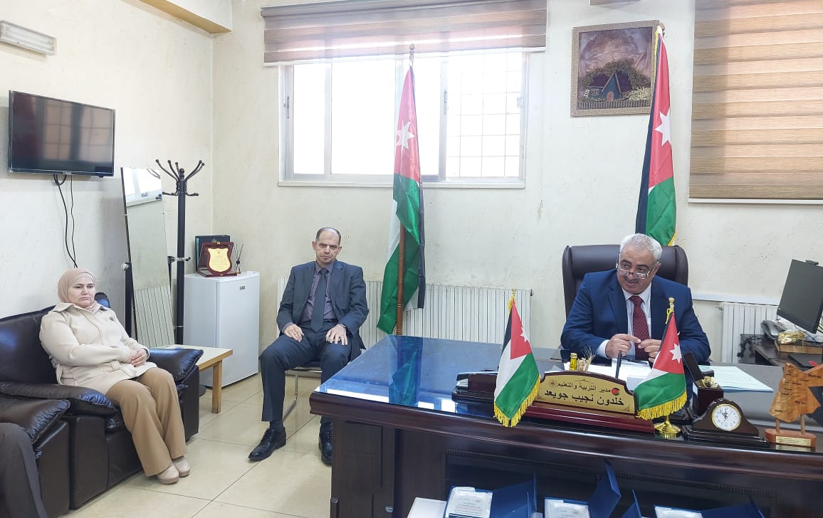مدير تربية عجلون يكرم المدارس المتميزة ضمن مشروع منصة درسل