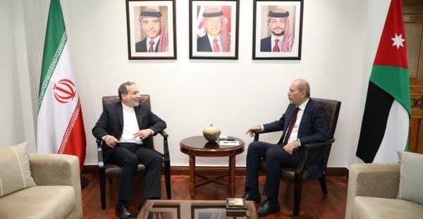 الصفدي يتلقى اتصالًا هاتفيًا من وزير الخارجية الإيراني