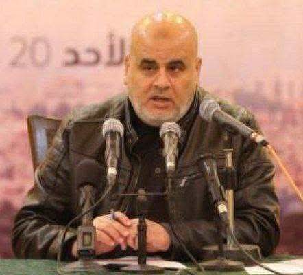 أثناء علاجه استشهاد القيادي إسماعيل برهوم في غارة إسرائيلية علي مستشفي ناصر