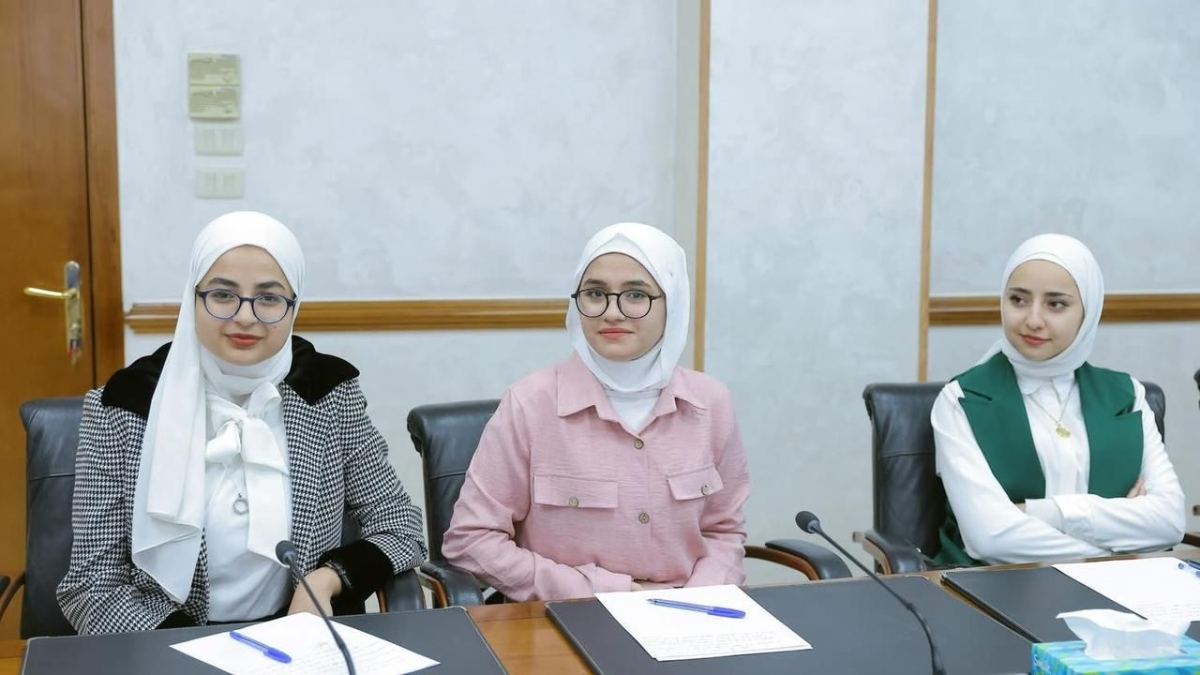 وفد طلابي من جامعة جرش يلتقي النائب الأول لرئيس مجلس النواب