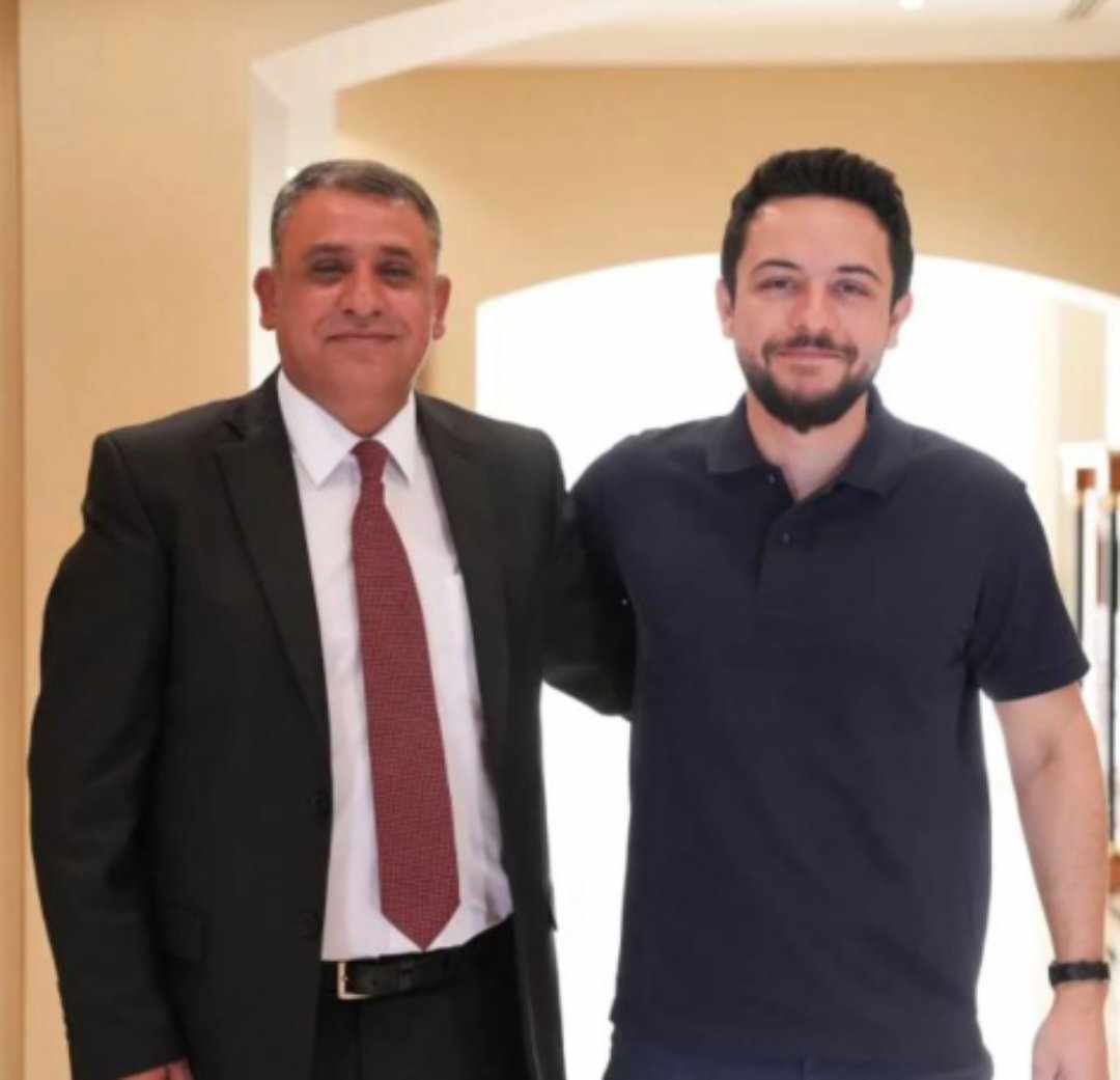 الحويان يشكر ولي العهد بعد تعزيته بوفاة والده
