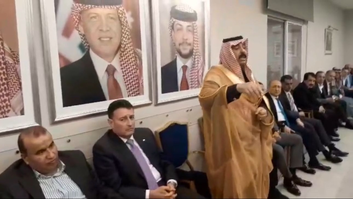 بوفد نيابي يصلح بين عشيرتي الدويكات والنوايسة