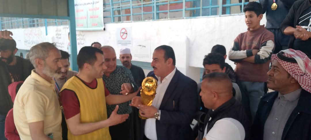 الغليلات يرعى اختتام بطولة غزة الكروية بمخيم مادبا