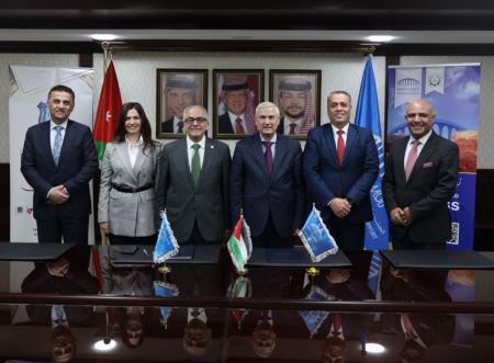 مذكَّرة تفاهم بين عمان الأهلية وصندوق نافس