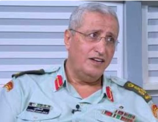 اللواء الوهادنة يكتب :إن لم توضع الأوراق النتنة خارج البيت في يوم ريح… حماقة تُخرجك أنت من البيت!