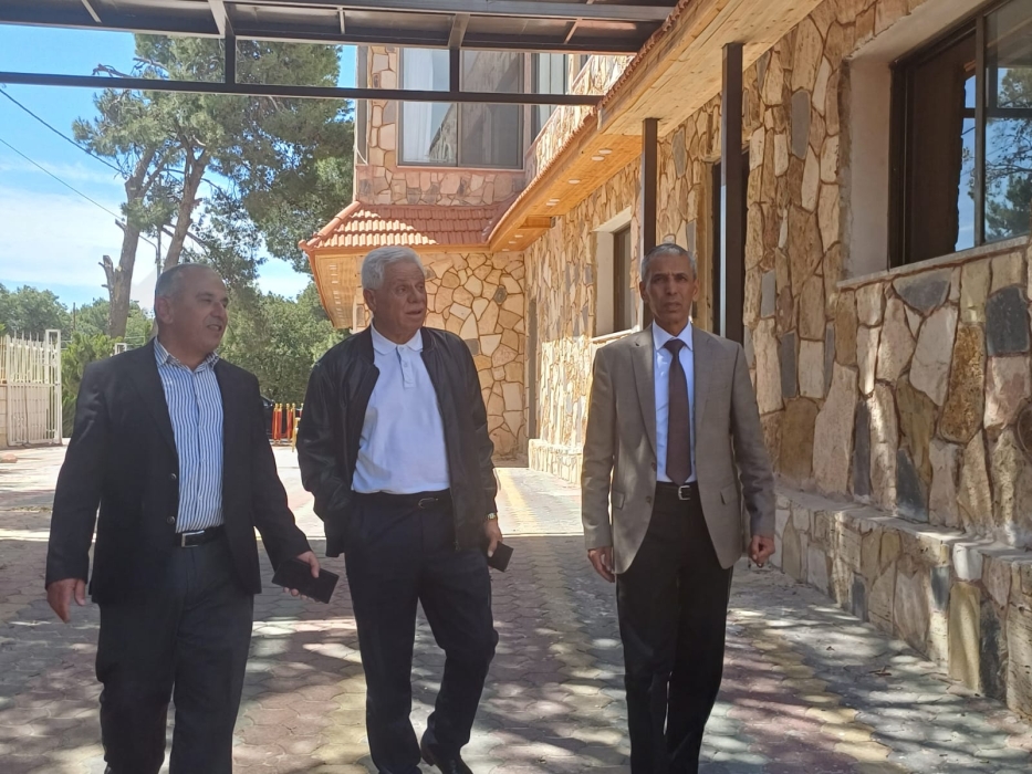 محافظ البلقاء ورئيس بلدية السلط يتفقدان مشروع متنزه زي السياحي تمهيداً لافتتاحه بعد صيانة شاملة