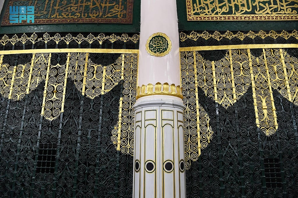 أساطين المسجد النبوي تروي فصلاً باقياً من السيرة النبوية العطرة صور