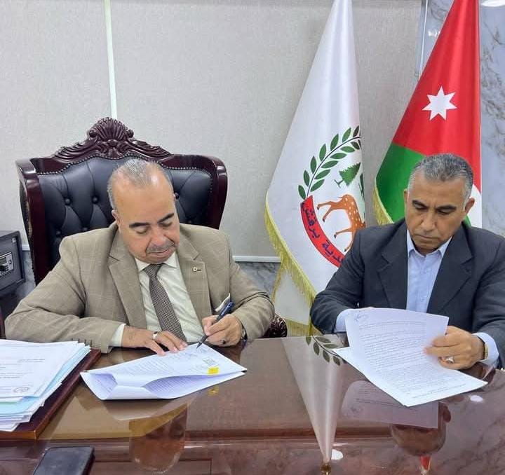 بلدية برقش وأورنج الأردن توقعان اتفاقية لتحويل البنية التحتية إلى الألياف الضوئية