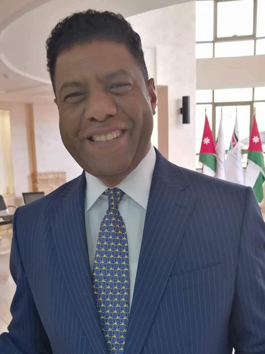 اجبروا خواطرهم  ... وشاركوهم فرحة العيد