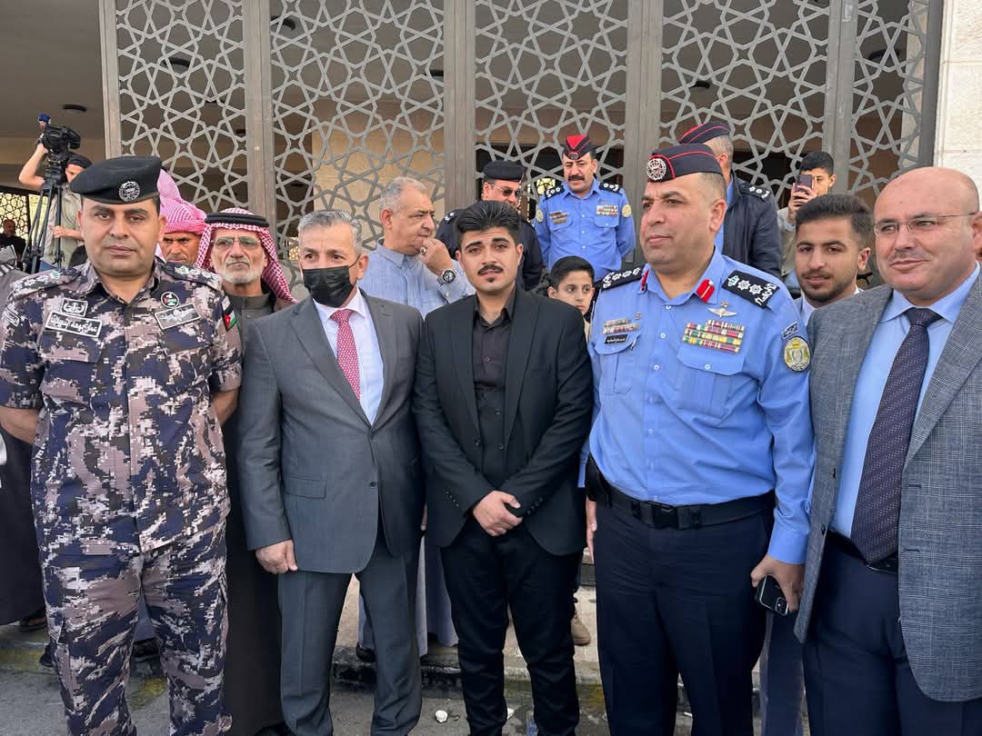 مدير الشرطة والدفاع المدني ورئيس البلدية يؤدون صلاة العيد في معان