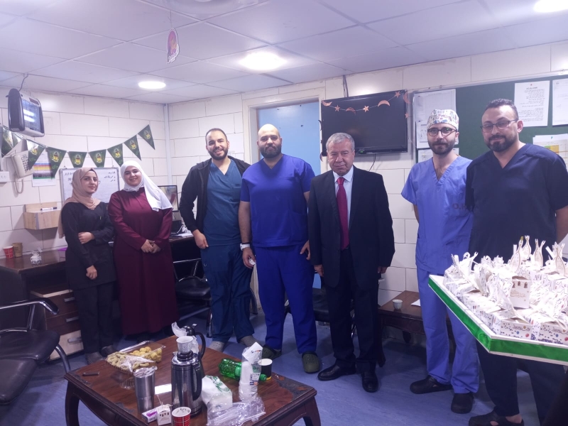 مدير مستشفى المقاصد يتفقد المرضى في أول أيام عيد الفطر