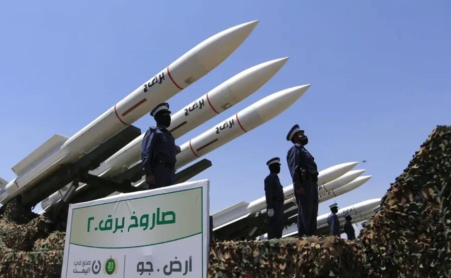 بعد هجوم على مطار بن غوريون.. مصادر إسرائيلية تكشف قدرات الحوثيين الصاروخية
