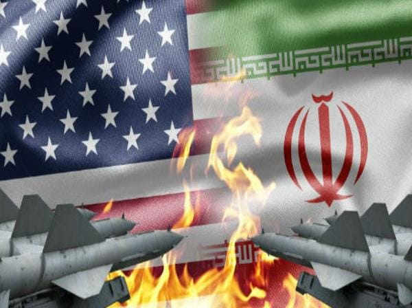 ترامب يهدد إيران الاتفاق أو القصف