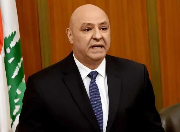 الجيش اللبناني يغلق معبَرين غير شرعيَّين مع سوريا.. وعون يقول إن العلاقات مع دمشق تأخذ منحى إيجابيا