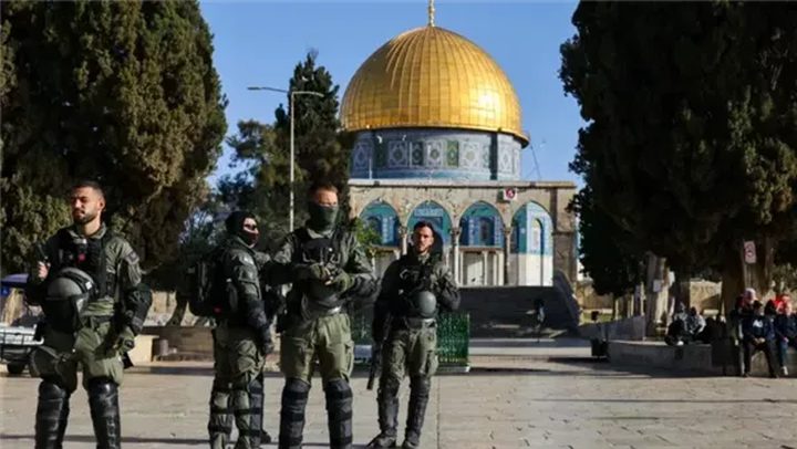 تحذر مصر من أي محاولات للمساس بالمقدسات الدينية في القدس
