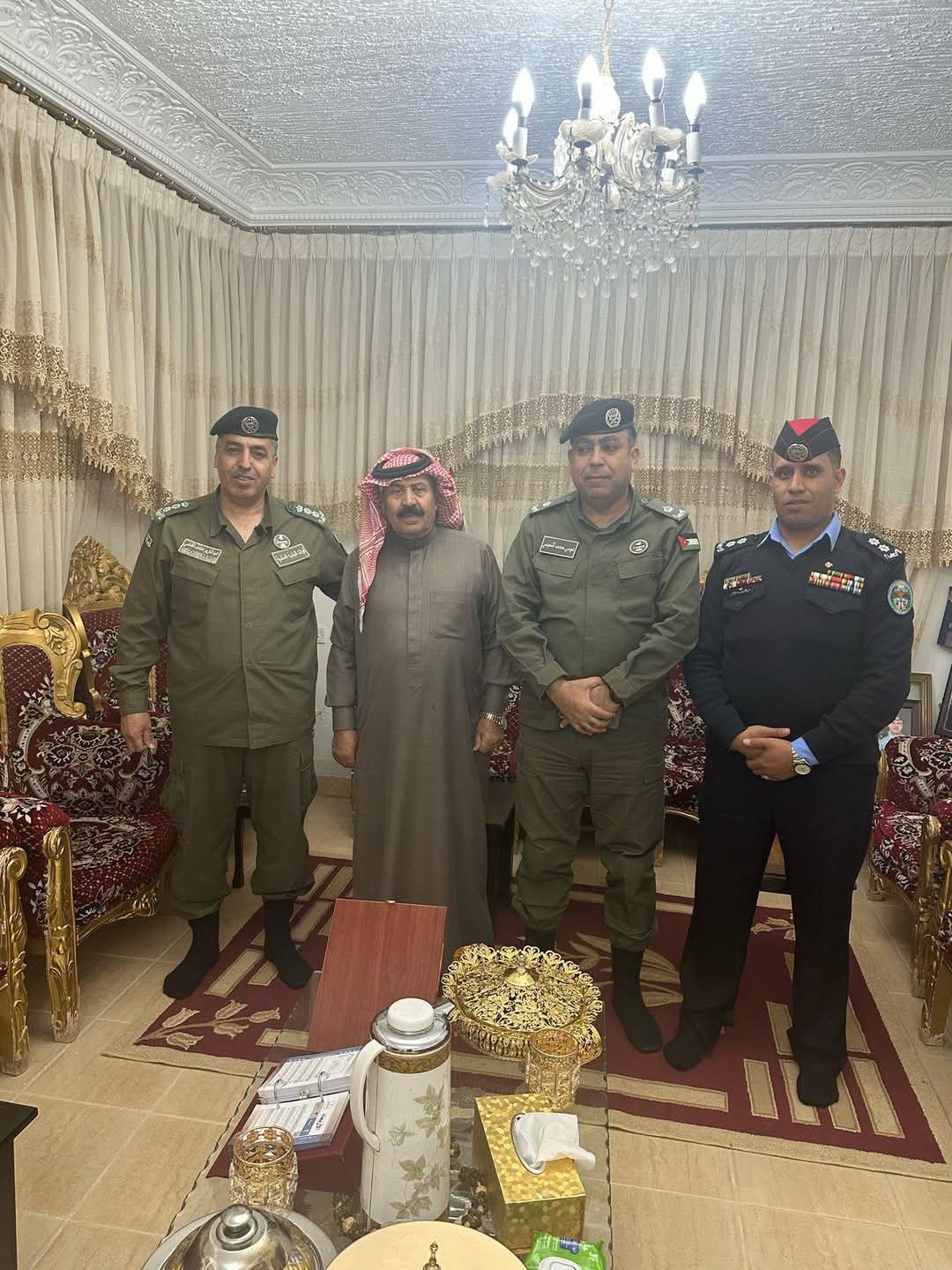 العقيد عبدالكريم القاضي يزور السحيم والجبور للتواصل مع المتقاعدين...صور