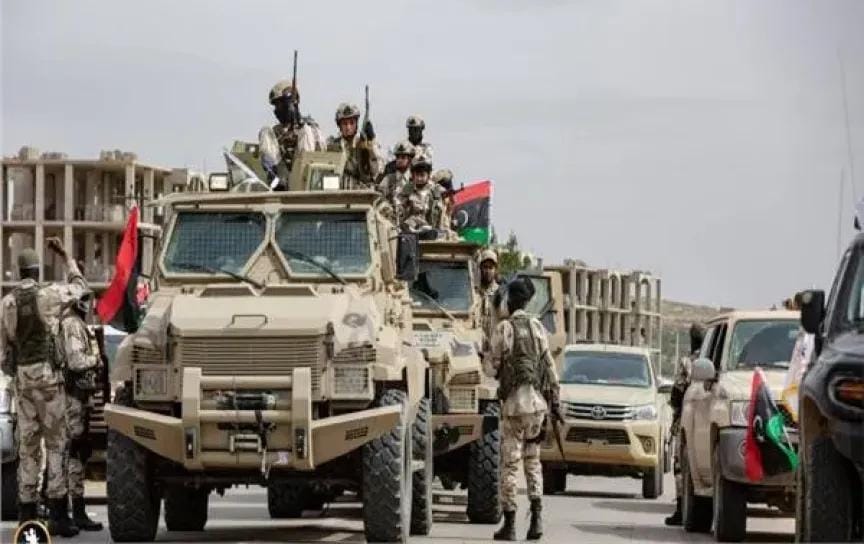 ماذا يحدث في ليبيا..أرتال عسكرية تتحرك من مصراتة إلى طرابلس ..والمجلس الرئاسي يحذر