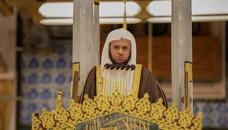 في خطبة الجمعة.. إمام المسجد النبوي: المداومة على الطاعات طريق المؤمن إلى الثبات والهداية