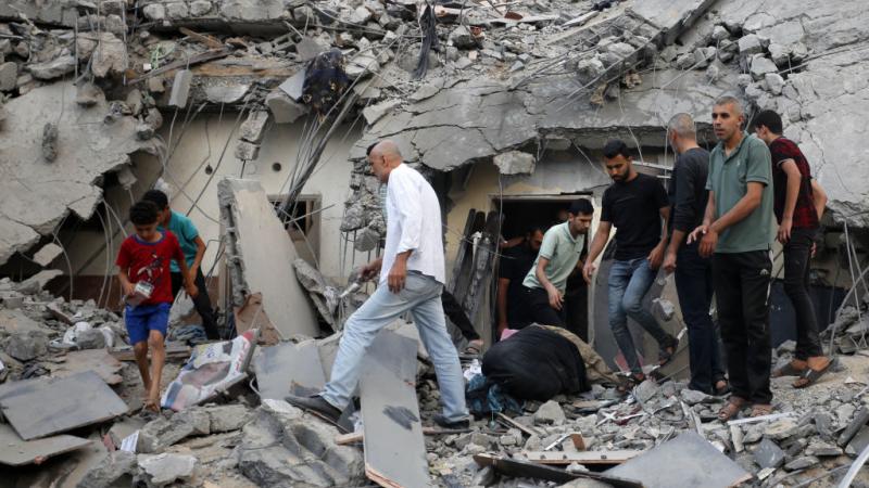 غزة : استشهاد 5 فلسطينيين جراء القصف الإسرائيلي على خانيونس