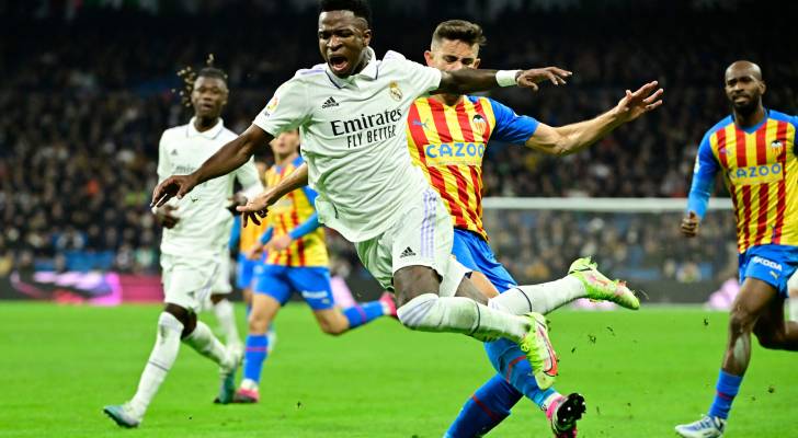 ريال مدريد يتفوق تاريخيًا على فالنسيا قبل صدام الجولة 30 من الليغا