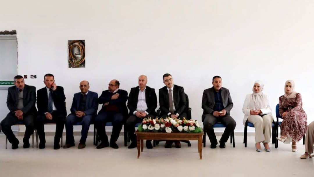 أسرة جامعة عجلون الوطنية تتبادل التهاني بعيد الفطر المبارك