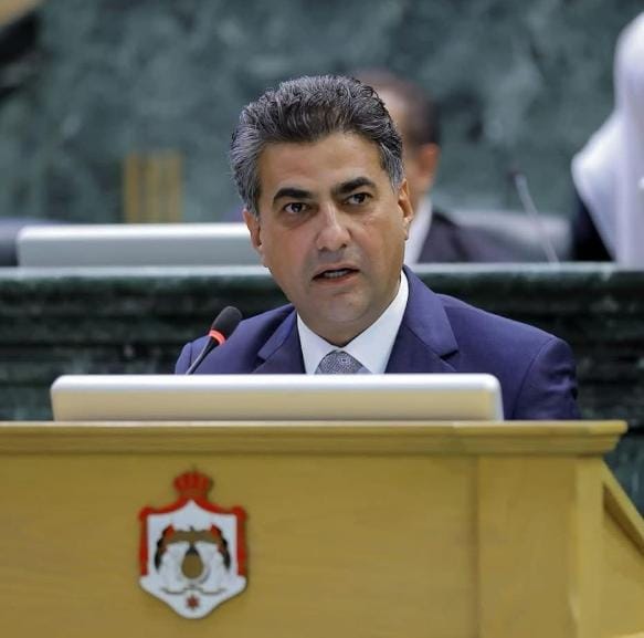 الخصاونة: الهتافات المسيئة للجيش الأردني.. انزلاق خطير وخطيئة وطنية