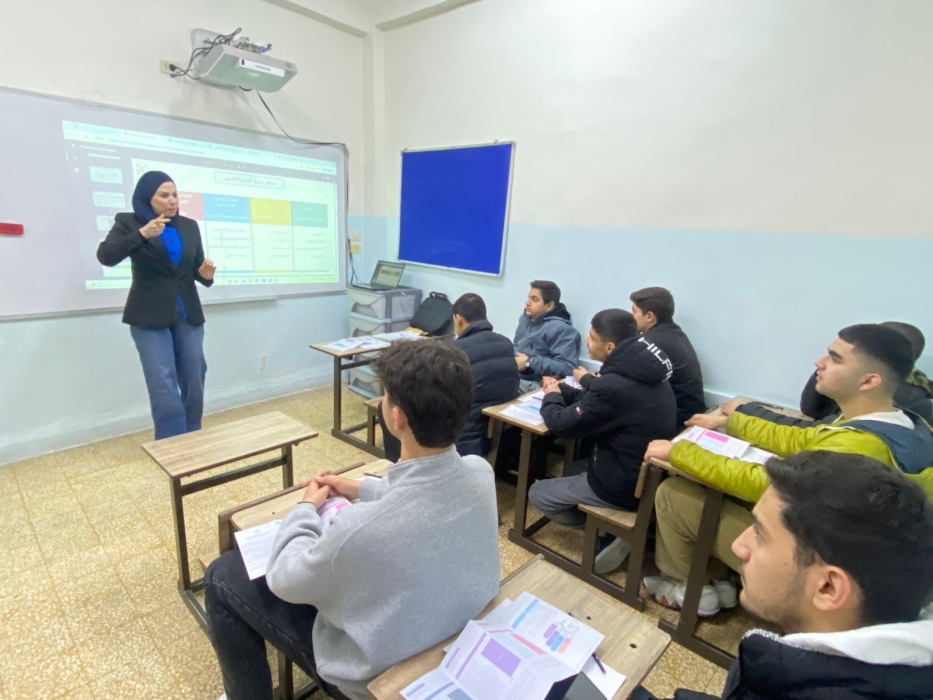 الزهد تحاضر عن كيفية توزيع طلبة الصف الحادي عشر الأكاديمي