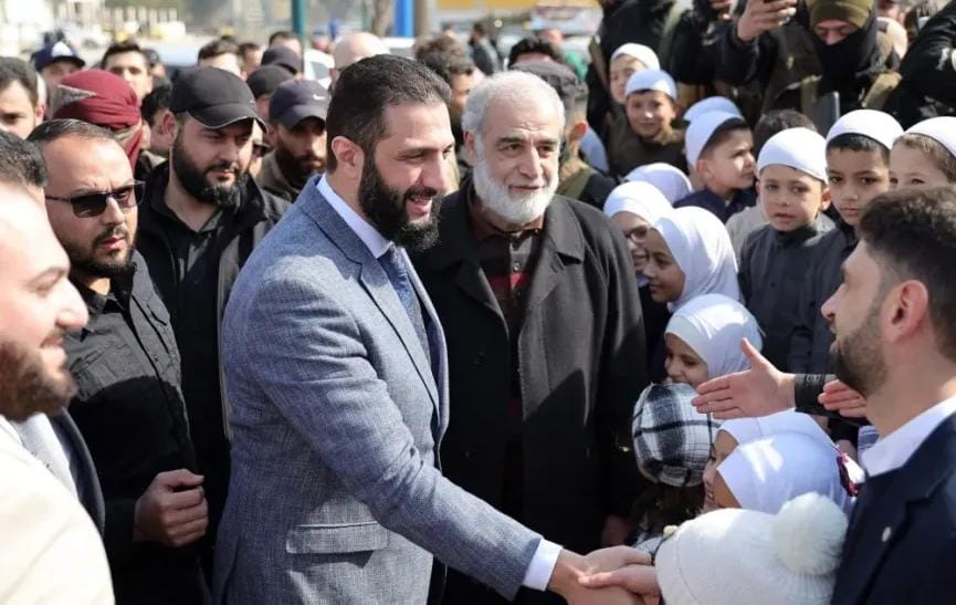 تفاؤل وشعور بحرية أكبر..استطلاع رأي لـ ”إيكونوميست” : 80 من السوريين يثقون بالشرع